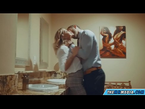 ❤️ Wenn eine vollbusige Blondine dich in einer öffentlichen Toilette verführt ❌ Quality sex bei de.bestsexporno.ru